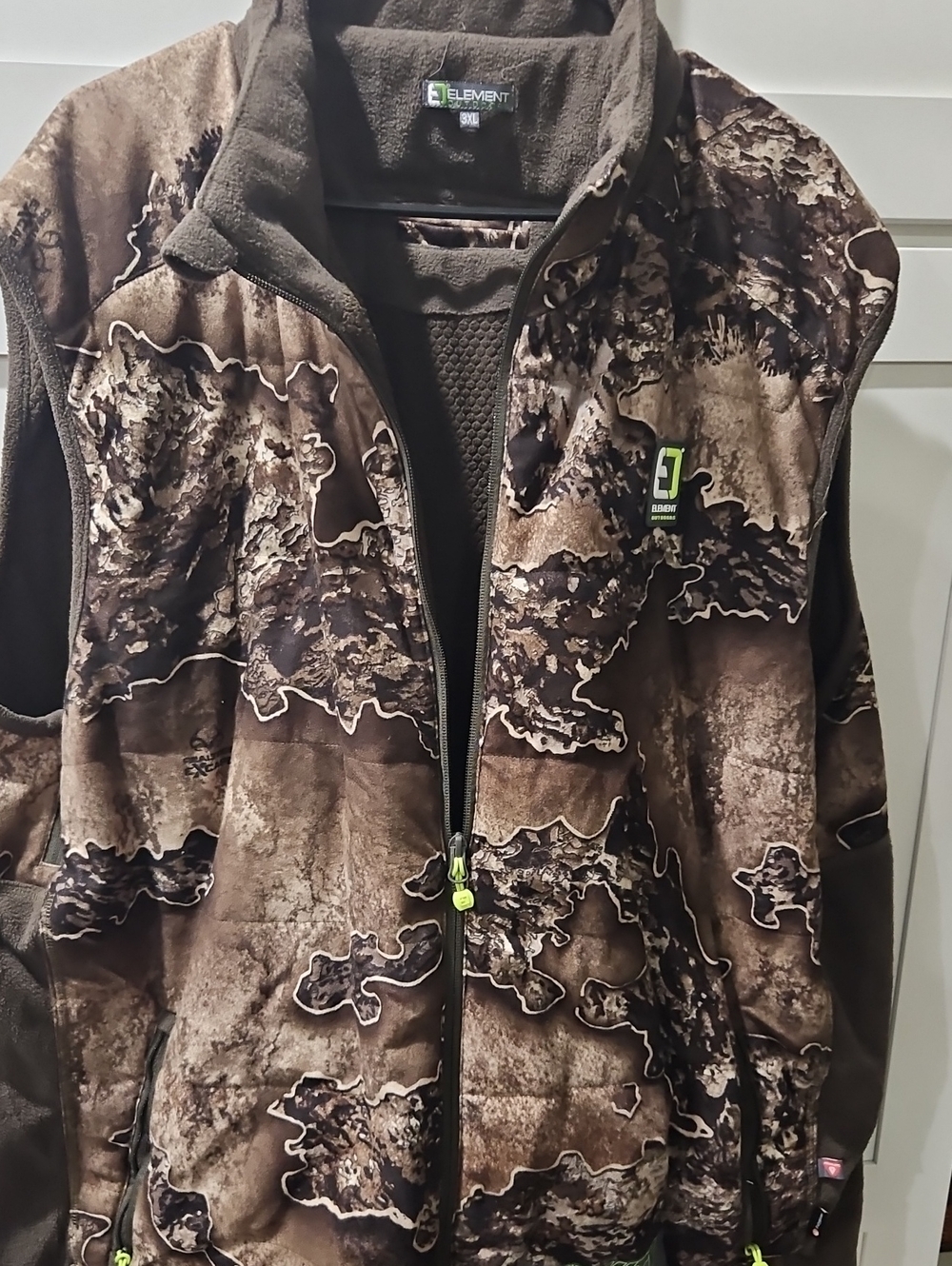 Element Men's Brown Camo Fleece Vest - Realtree Style